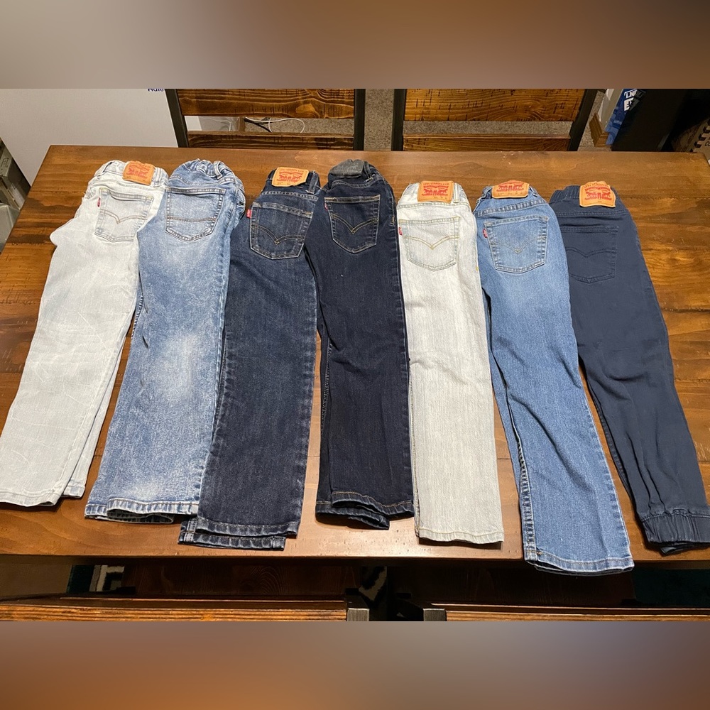 Boys lot of Levis Jeans